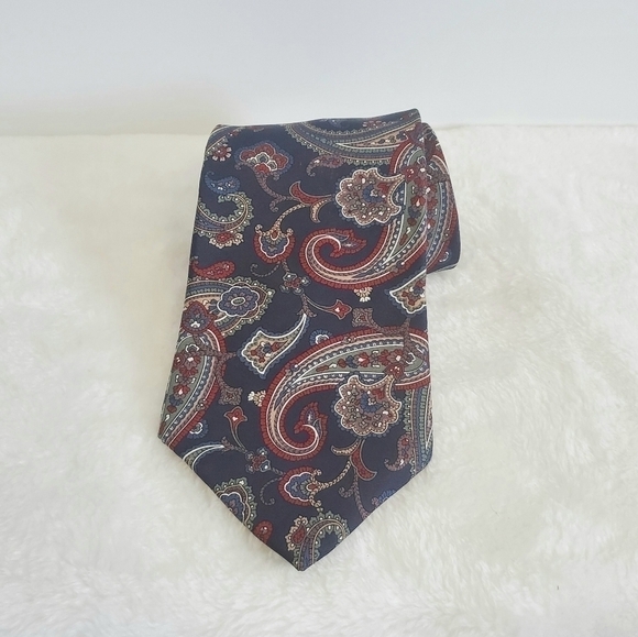 Buckingham Navy Blue Burgundy Paisley 100% Silk Men's Tie - Picture 1 of 9
